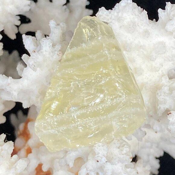 New rough cut yellow Citrine crystal - Picture 1 of 2